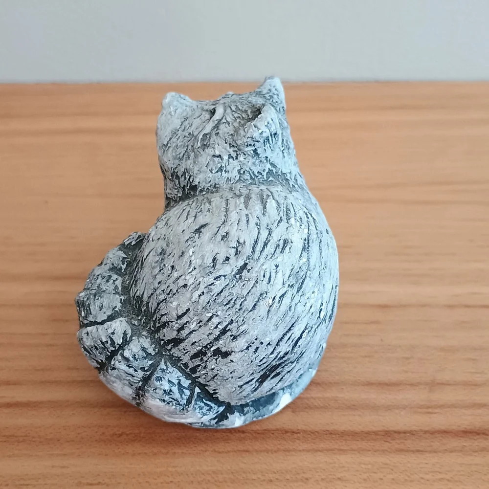 Vintage Mt St Helens Ash Signed Bekka Racoon Figurine Handcrafted 2.25" - Picture 3 of 8